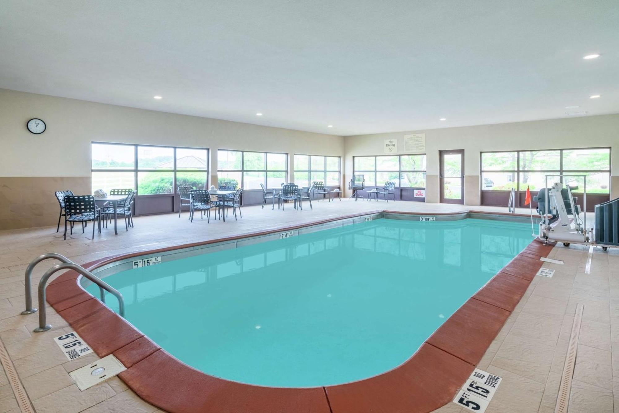 Hampton Inn Corydon מראה חיצוני תמונה